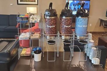 هتل Comfort Suites Helena Airport