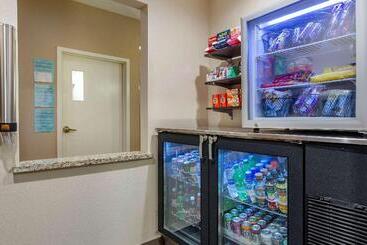 هتل Comfort Suites Helena Airport