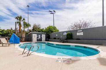 هتل Courtyard Brunswick