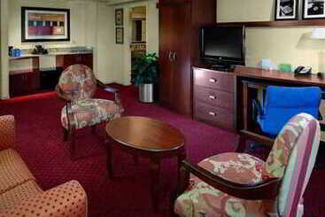 هتل Courtyard By Marriott Fayetteville