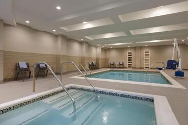 Отель Courtyard Lancaster