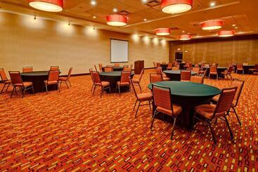 هتل Courtyard By Marriott Midland
