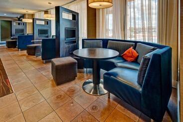 هتل Courtyard By Marriott Midland