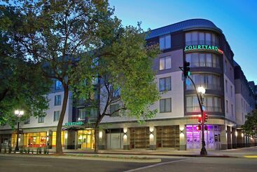 هتل Courtyard Oakland Downtown