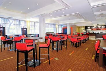 هتل Courtyard Oakland Downtown