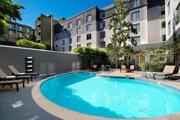 هتل Courtyard Oakland Downtown