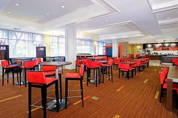 هتل Courtyard Oakland Downtown