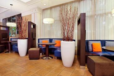 هتل Courtyard Oakland Downtown