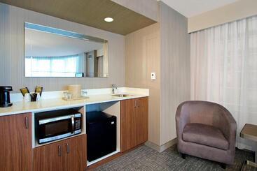 هتل Courtyard Oakland Downtown