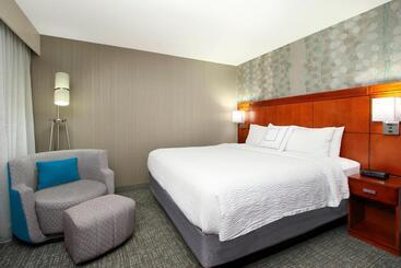 هتل Courtyard Oakland Downtown