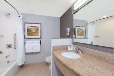 هتل Courtyard By Marriott Oklahoma City Downtown