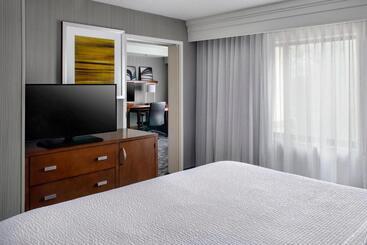 בית מלון כפרי Courtyard By Marriott Paramus