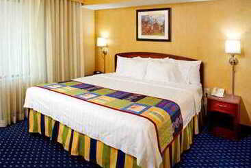 هتل Courtyard By Marriott Princeton
