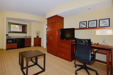 هتل Courtyard By Marriott Vicksburg