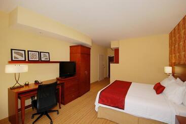 هتل Courtyard By Marriott Vicksburg