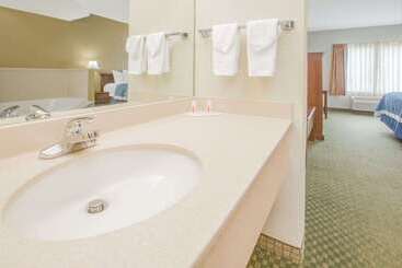 هتل Days Inn By Wyndham Hattiesburg Ms