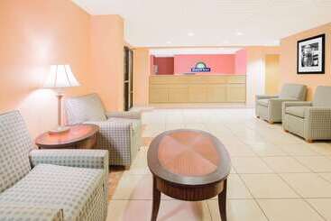 هتل Days Inn By Wyndham Hattiesburg Ms