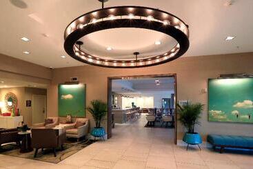 Doubletree By Hilton Hotel Galveston Beach