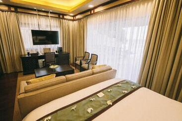هتل Eskaya Beach Resort And Spa