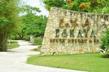 هتل Eskaya Beach Resort And Spa