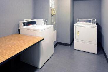 هتل Fairfield Inn Greensboro Airport