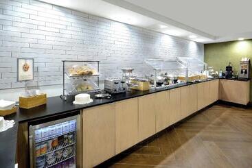 هتل Fairfield Inn Greensboro Airport