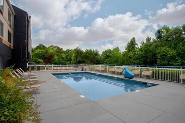 Macon Hotel & Suites