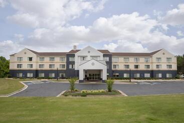 Macon Hotel & Suites