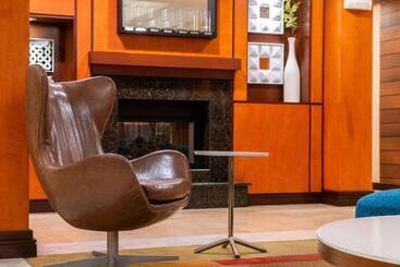 هتل Fairfield Inn & Suites Greensboro Wendover