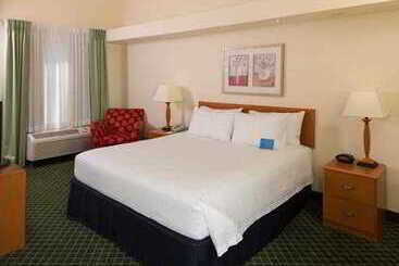 هتل Fairfield Inn & Suites By Marriott Lafayette South