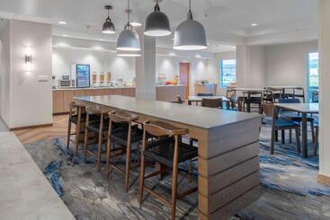 هتل Fairfield Inn & Suites Rapid City