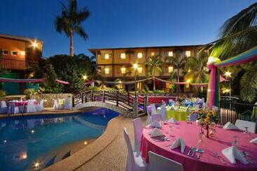 هتل Flushing Meadows Resorts & Playground