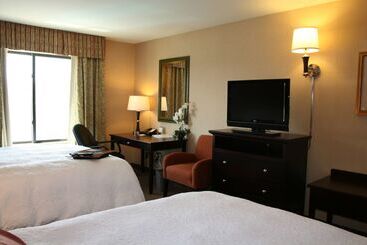هتل Hampton Inn Las Vegas North Speedway