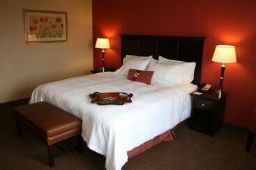هتل Hampton Inn Las Vegas North Speedway