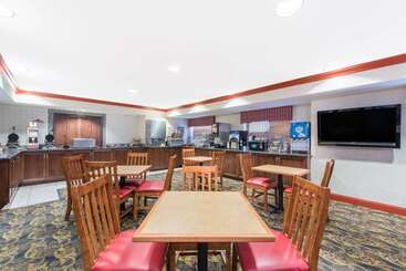 هتل Hawthorn Suites By Wyndham Lancaster