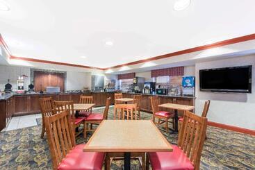 هتل Hawthorn Suites By Wyndham Lancaster