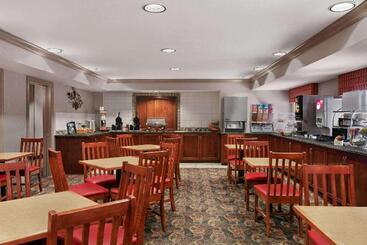 هتل Hawthorn Suites By Wyndham Lancaster