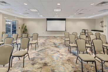 هتل Hilton Garden Inn Oklahoma City North Quail Springs