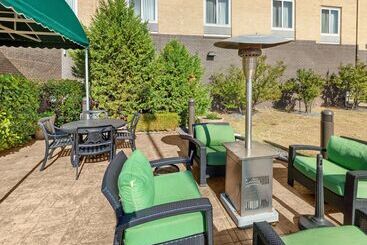 هتل Hilton Garden Inn Oklahoma City North Quail Springs