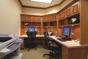 هتل Hilton Garden Inn St. Louis Airport