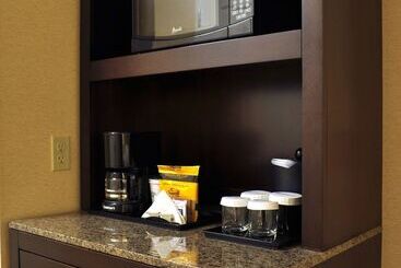 هتل Hilton Garden Inn St. Louis Airport