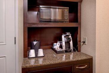 هتل Hilton Garden Inn St. Louis Airport