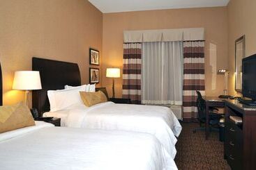 هتل Hilton Garden Inn St. Louis Airport