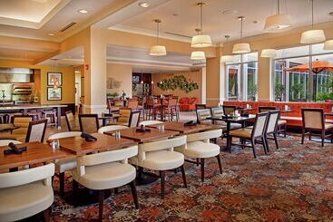 هتل Hilton Garden Inn St. Louis Airport
