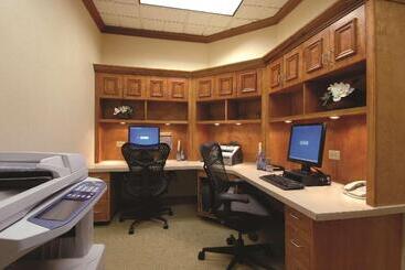 هتل Hilton Garden Inn St. Louis Airport