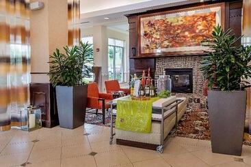 هتل Hilton Garden Inn St. Louis Airport