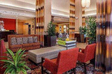هتل Hilton Garden Inn St. Louis Airport