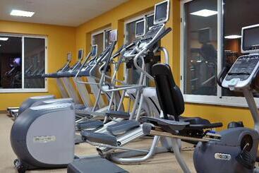 هتل Hilton Garden Inn St. Louis Airport