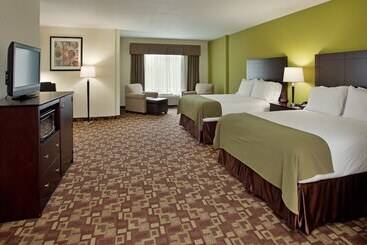 Holiday Inn Express Hotel & Suites Kansas City Sports Complex, An Ihg