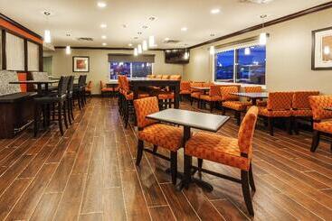 ホテル Holiday Inn Express & Suites Rapid City, An Ihg